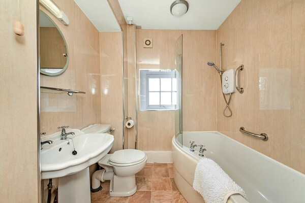 Foto van Lodge in Thirsk met Spa en Wandelpaden - Vakantiehuis in Thirsk - BathRoom