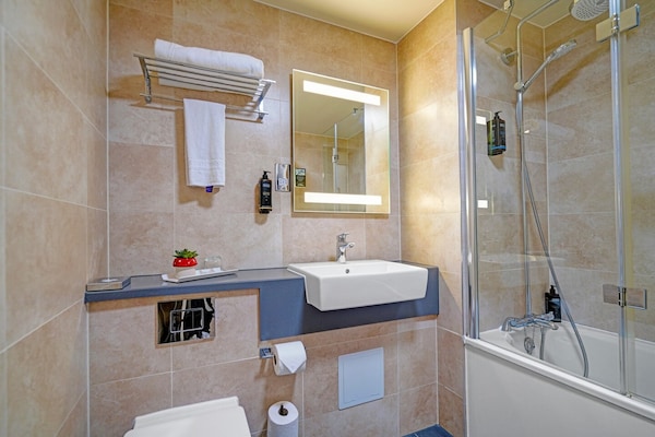Foto van Exeter Rougemont voor zondag - Privilege King Room - BathRoom