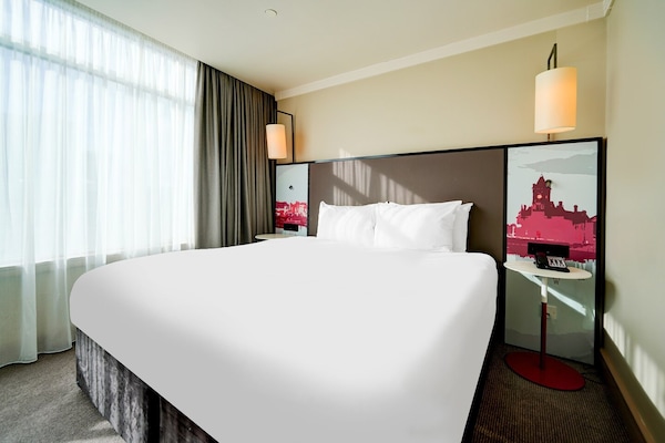 Foto van Holland House Hotel Privilege Room - Vakantiehuis in Cardiff - BedRoom