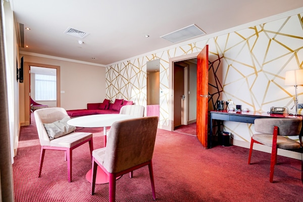 Foto van Holland House Hotel Privilege Room - Vakantiehuis in Cardiff - BedRoom