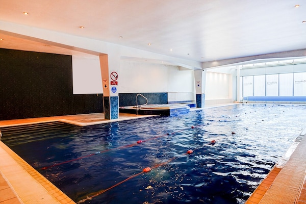 Foto van Holland House Hotel Privilege Room - Vakantiehuis in Cardiff - Pool