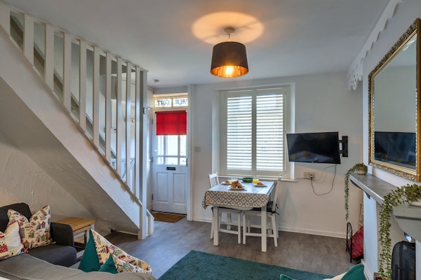 Foto van 19e-eeuws huisje vlakbij de haven van Brixham - Vakantiehuis in Brixham - LivingRoom