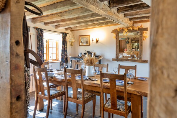 Foto van Premium Country Lodge met bubbelbad - Vakantiehuis in St Asaph - DiningRoom