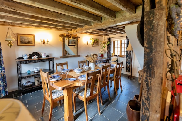 Foto van Premium Country Lodge met bubbelbad - Vakantiehuis in St Asaph - DiningRoom