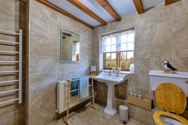 Foto van Premium Country Lodge met bubbelbad - Vakantiehuis in St Asaph - BathRoom