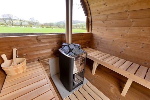 Foto van Premium Country Lodge met bubbelbad - Vakantiehuis in St Asaph - Sauna