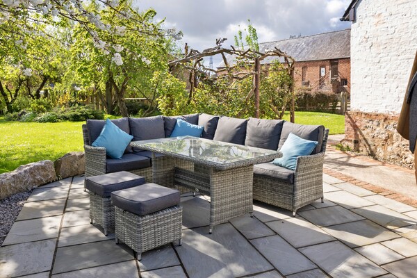 Foto van Premium Country Lodge met bubbelbad - Vakantiehuis in St Asaph - TerraceBalcony