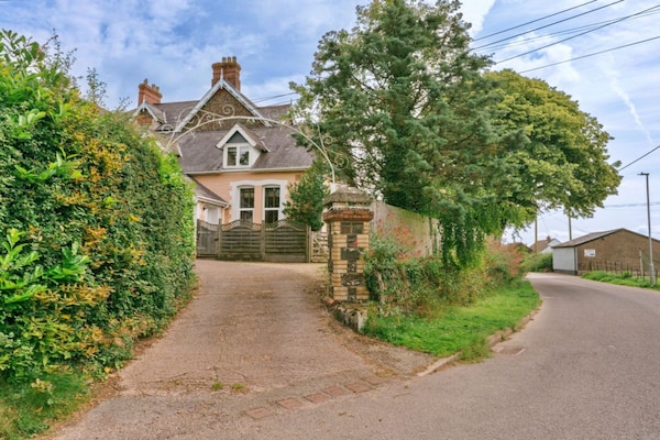 Foto van Premium Meadow Lodge in Errol - Vakantiehuis in Chulmleigh - ExteriorSummer