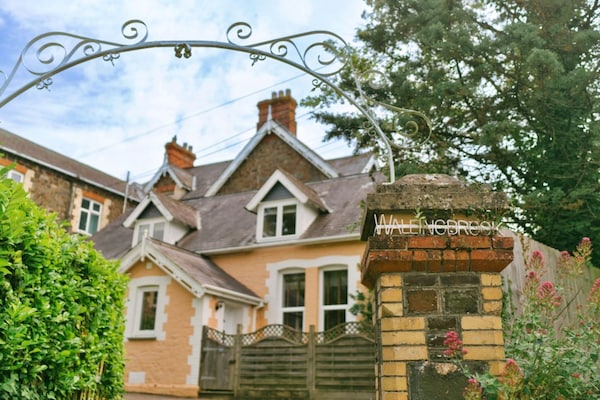 Foto van Premium Meadow Lodge in Errol - Vakantiehuis in Chulmleigh - ExteriorSummer