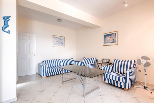 Foto van Villa in Griekenland bij Kissakas Strand - Vakantiehuis in Pera Melana - LivingRoom