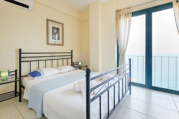 Foto van Villa in Griekenland bij Kissakas Strand - Vakantiehuis in Pera Melana - BedRoom