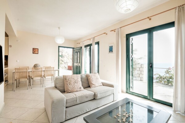 Foto van Villa in Griekenland bij Kissakas Strand - Vakantiehuis in Pera Melana - LivingRoom