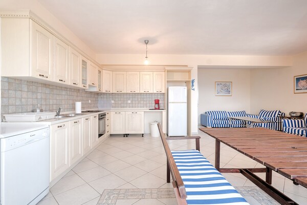 Foto van Villa aan de Arcadische kust bij strand - Vakantiehuis in Pera Melana - Kitchen