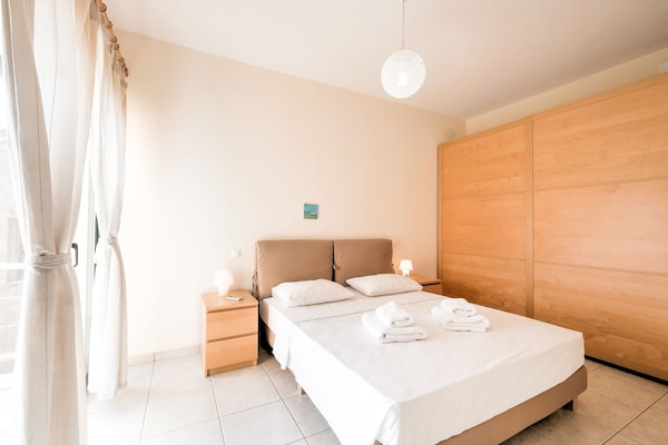Foto van Villa aan de Arcadische kust bij strand - Vakantiehuis in Pera Melana - BedRoom