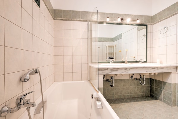 Foto van Villa aan de Arcadische kust bij strand - Vakantiehuis in Pera Melana - BathRoom