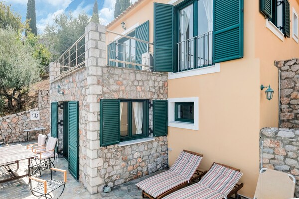 Foto van Villa aan de Arcadische kust bij strand - Vakantiehuis in Pera Melana - ExteriorSummer