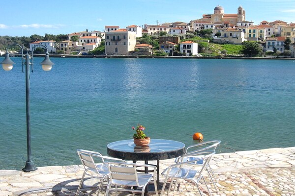 Foto van Traditioneel appartement in Galaxidi met terras - Vakantiehuis in Galaxidi - AreaSummer5KM
