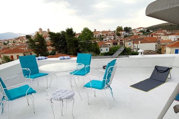 Foto van Aangename vakantiewoning in Galaxidi met tuin - Vakantiehuis in Galaxidi - ViewSummer