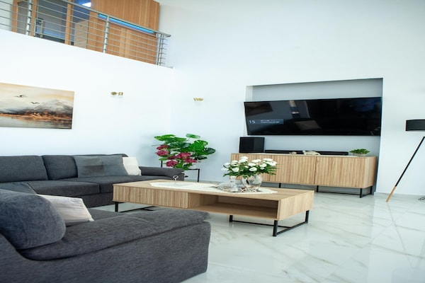 Foto van Privévilla met zwembad en terras - Vakantiehuis in Gouves - LivingRoom