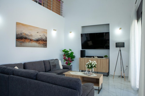 Foto van Privévilla met zwembad en terras - Vakantiehuis in Gouves - LivingRoom