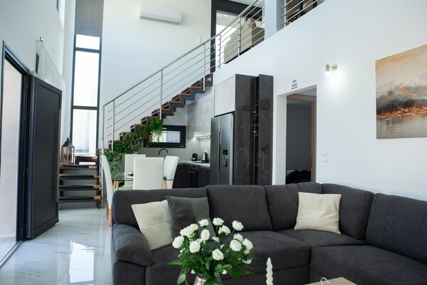 Foto van Privévilla met zwembad en terras - Vakantiehuis in Gouves - LivingRoom