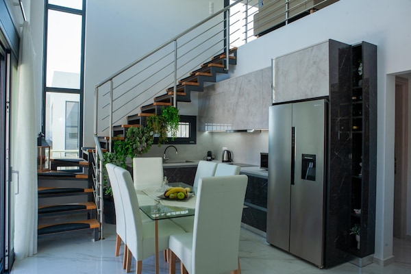 Foto van Privévilla met zwembad en terras - Vakantiehuis in Gouves - DiningRoom