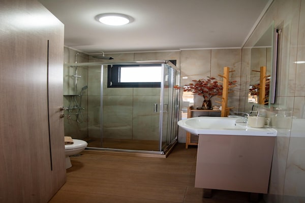 Foto van Privévilla met zwembad en terras - Vakantiehuis in Gouves - BathRoom