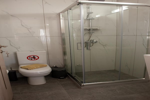 Foto van Privévilla met zwembad en terras - Vakantiehuis in Gouves - BathRoom