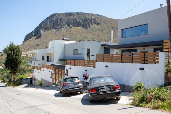 Foto van Privévilla met zwembad en terras - Vakantiehuis in Gouves - AreaSummer1KM