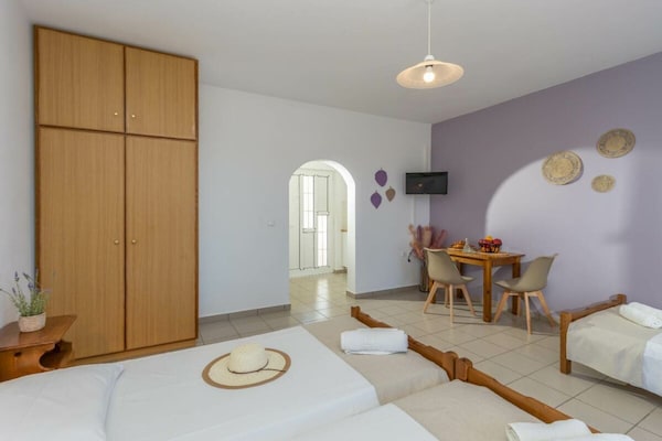 Foto van Privézonnebank in het vissersdorp Mochlos - Vakantiehuis in Mochlos - Untagged