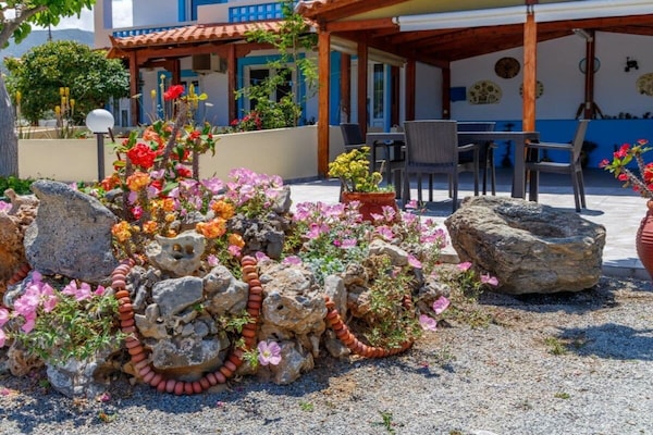 Foto van Privézonnebank in het vissersdorp Mochlos - Vakantiehuis in Mochlos - Untagged