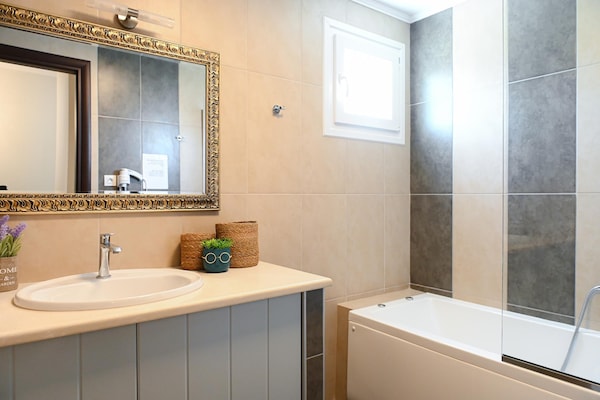 Foto van Privévilla met zwembad en zeezicht voor 6 personen - BathRoom