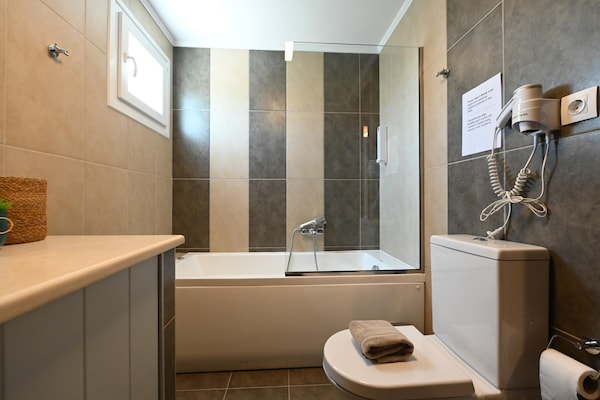 Foto van Privévilla met zwembad en zeezicht voor 6 personen - BathRoom
