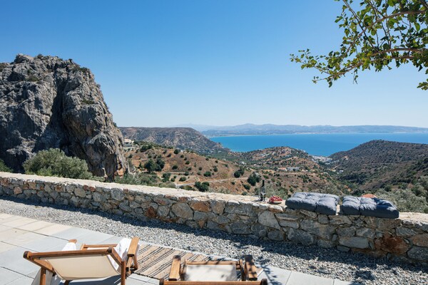 Foto van Villa in Agia Galini met Zwembad en Uitzicht - Vakantiehuis in Agia Galini - Outdoor