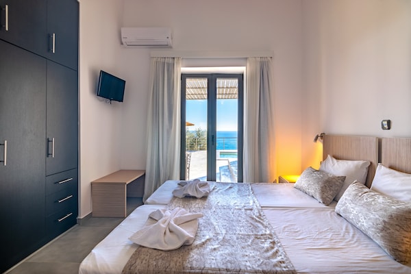Foto van Villa in Plakias met zwembad en strand - Vakantiehuis in Plakias - BedRoom