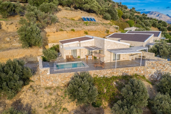 Foto van Villa in Plakias met zwembad en strand - Vakantiehuis in Plakias - Outdoor
