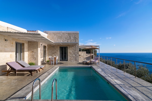 Foto van Villa in Plakias met zwembad en strand - Vakantiehuis in Plakias - PoolOfHouse