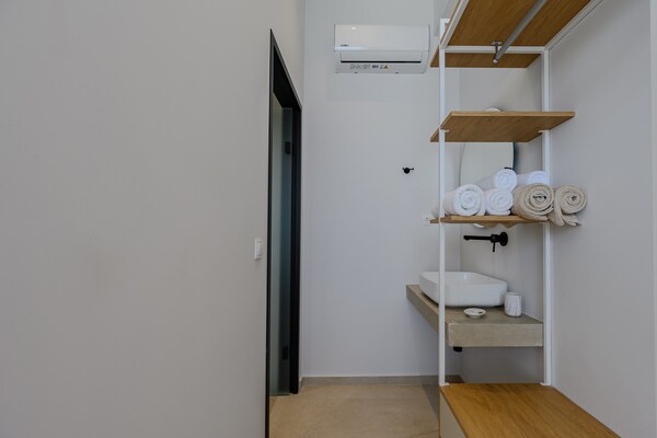 Foto van Villa in Plakias met Zwembad en Strandzicht - Vakantiehuis in Plakias - BathRoom