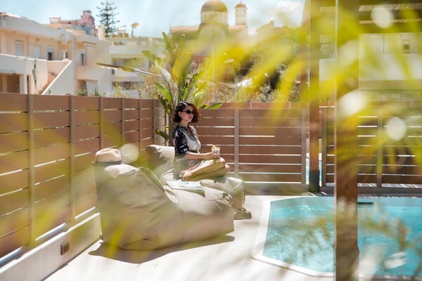 Foto van Premium Seaview Suite with Heated Pool and Private Parking - Untagged