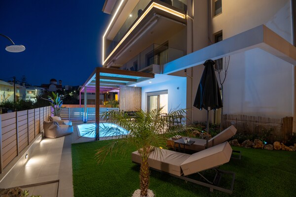 Foto van Premium Seaview Suite with Heated Pool and Private Parking - Untagged