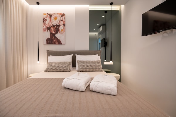 Foto van Premium Seaview Suite with Heated Pool and Private Parking - Untagged