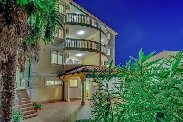 Foto van Appartement in Crikvenica bij Strand - Vakantiehuis in Crikvenica - ExteriorSummer