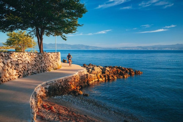 Foto van Appartement in Malinska bij de zee - Vakantiehuis in Malinska - AreaSummer1KM