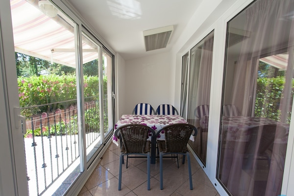 Foto van Appartement in Malinska bij de zee - Vakantiehuis in Malinska - TerraceBalcony