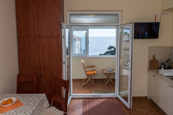 Foto van Pulastar - Studio Apartment with Terrace - Vakantiehuis in Dubrovnik - DiningRoom