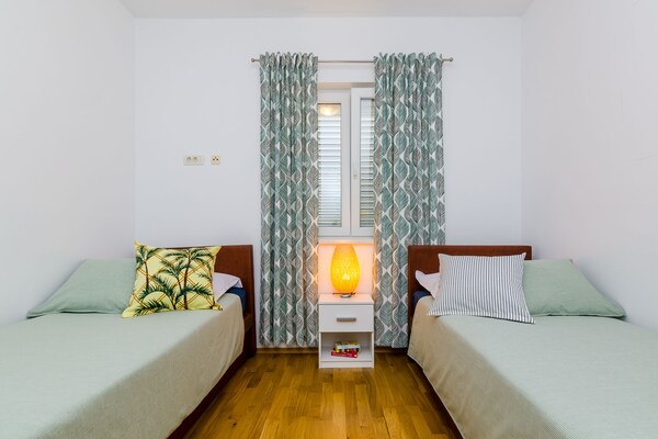 Foto van Private Garden Apartment Dubrovnik - Two-Bedroom Apartment with Garden and Terrace - BedRoom