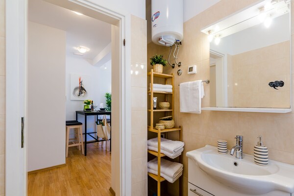 Foto van Private Garden Apartment Dubrovnik - Two-Bedroom Apartment with Garden and Terrace - BathRoom