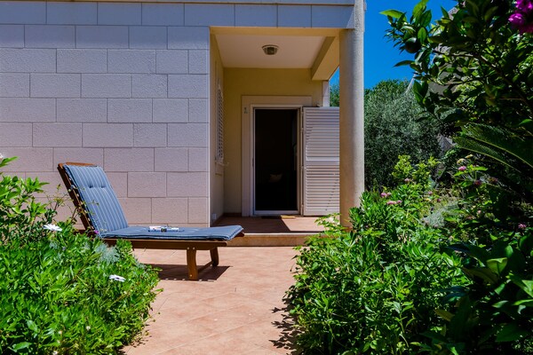 Foto van Private Garden Apartment Dubrovnik - Two-Bedroom Apartment with Garden and Terrace - GardenSummer