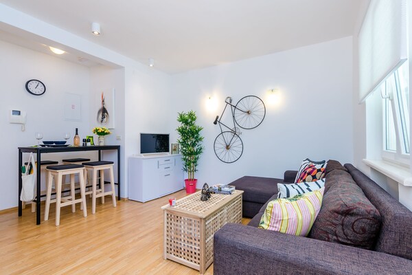 Foto van Private Garden Apartment Dubrovnik - Two-Bedroom Apartment with Garden and Terrace - LivingRoom