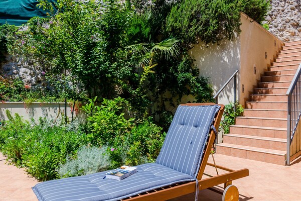 Foto van Private Garden Apartment Dubrovnik - Two-Bedroom Apartment with Garden and Terrace - terrace